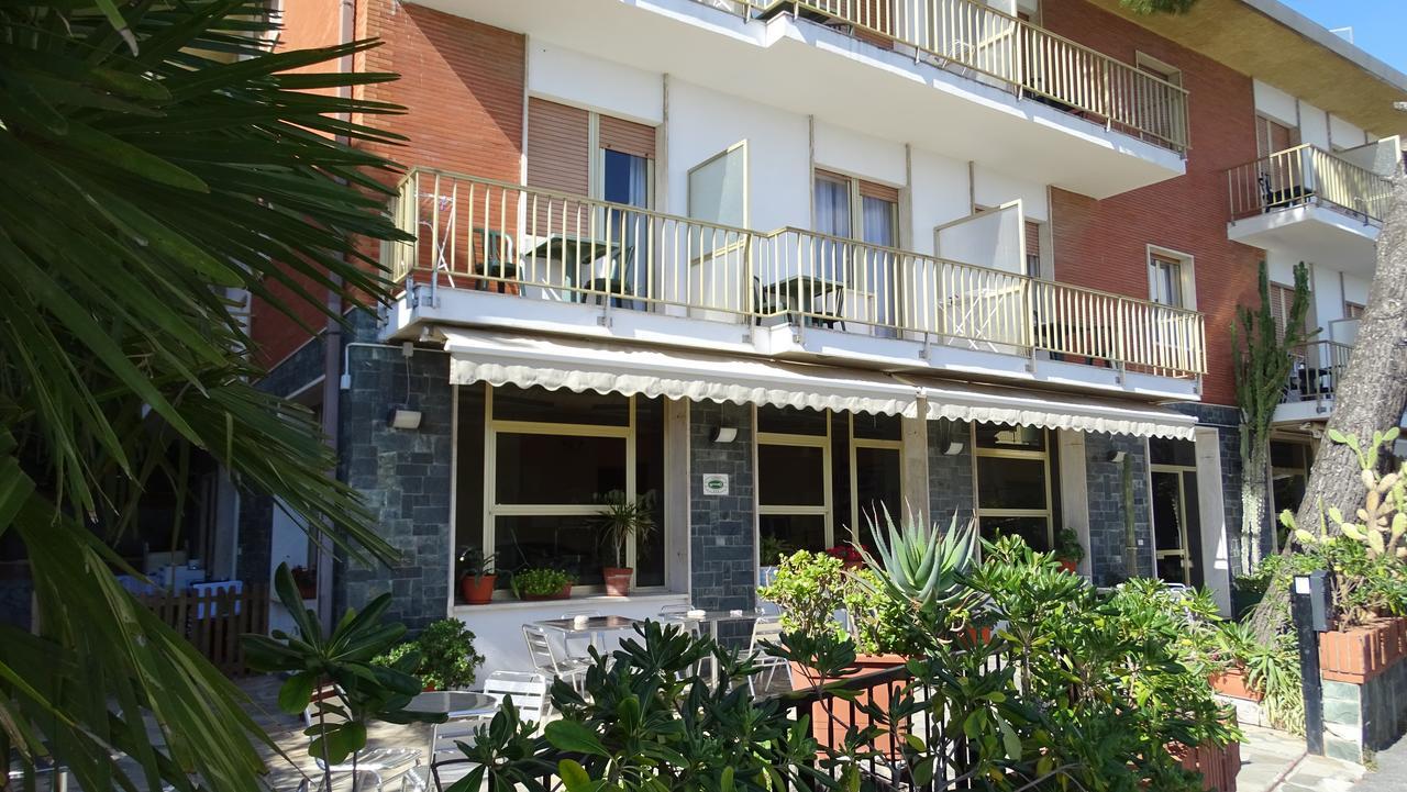 Hotel Ambassador ライグエーリア エクステリア 写真